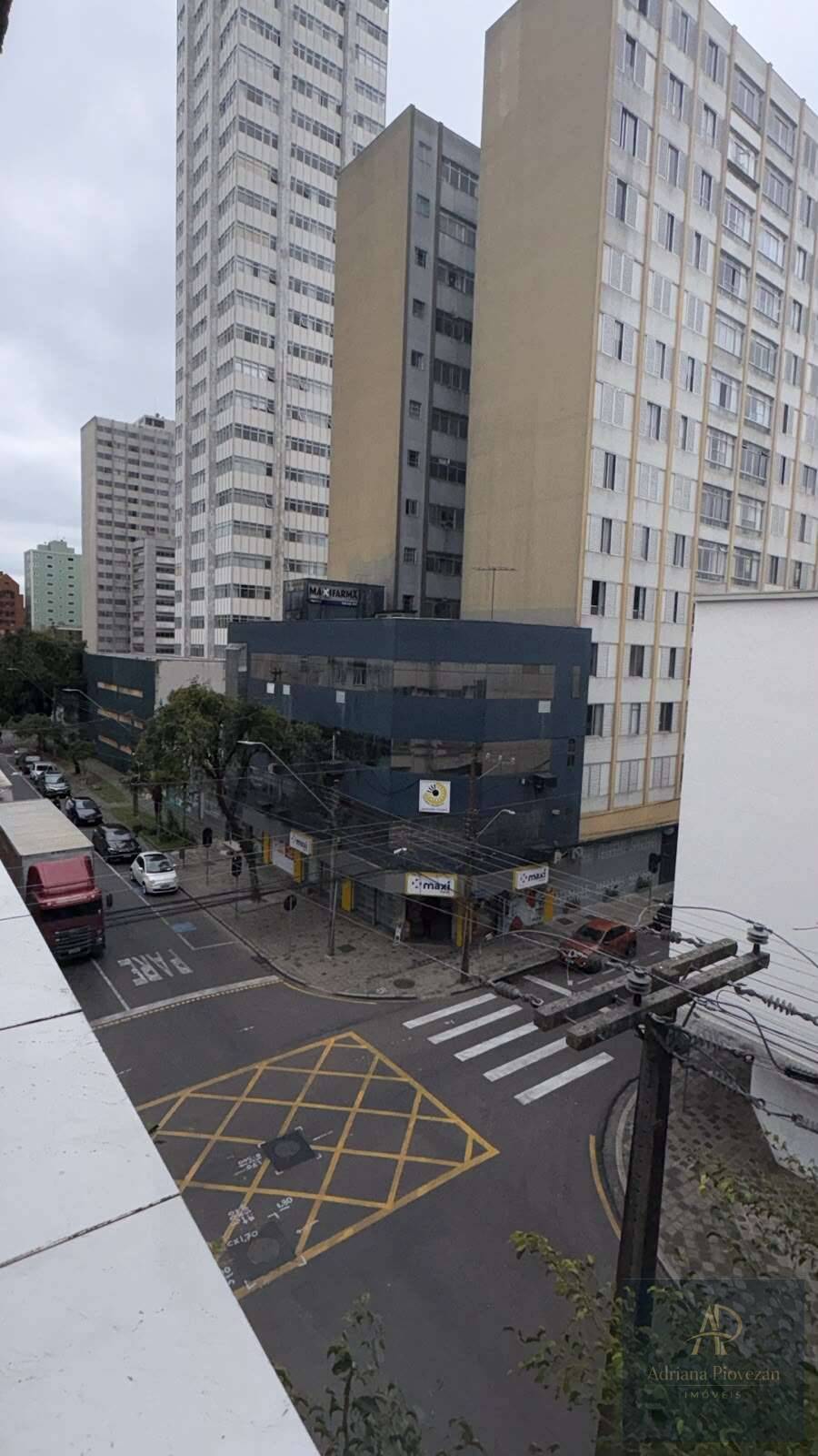  - Apartamento 3 quartos e sacada, com 95,33m2 no Centro.