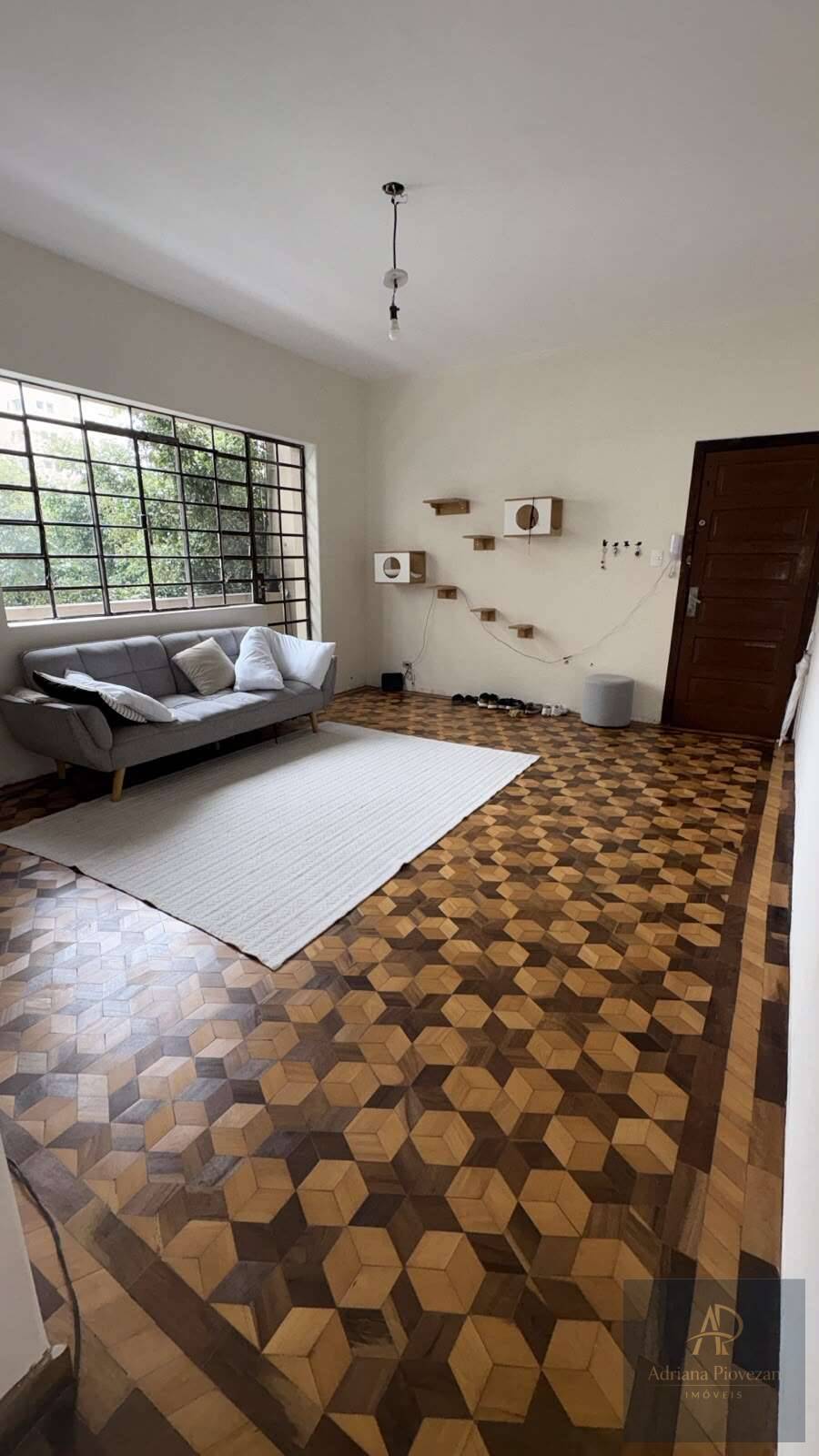  - Apartamento 3 quartos e sacada, com 95,33m2 no Centro.