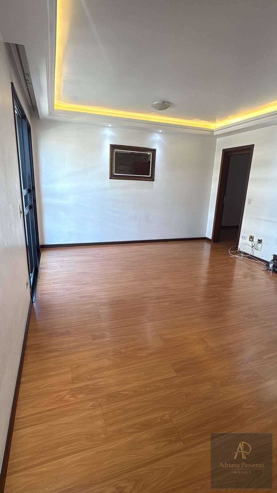  - Apartamento à venda em Curitiba, ao lado do CLUBE CURITIBANO, com 4 quartos, 131m²