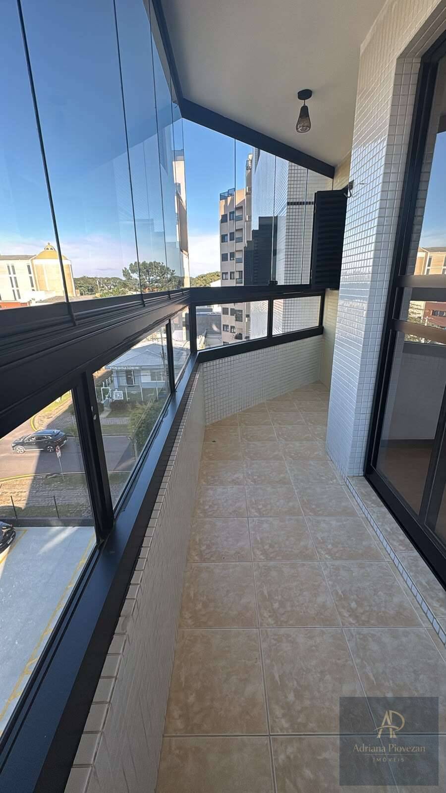 Apartamento à venda em Curitiba, ao lado do CLUBE CURITIBANO, com 4 quartos, 131m² - Adriana Piovezan Imóveis