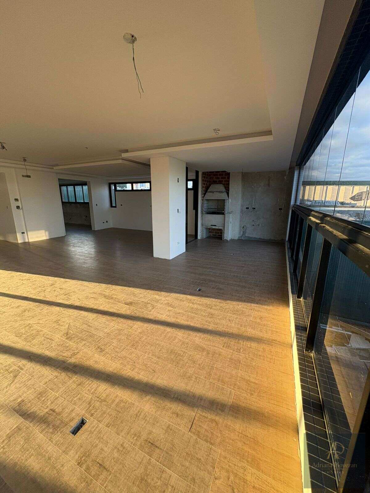Apartamento à venda com 3 quartos, 259m² - Cabral,Curitiba