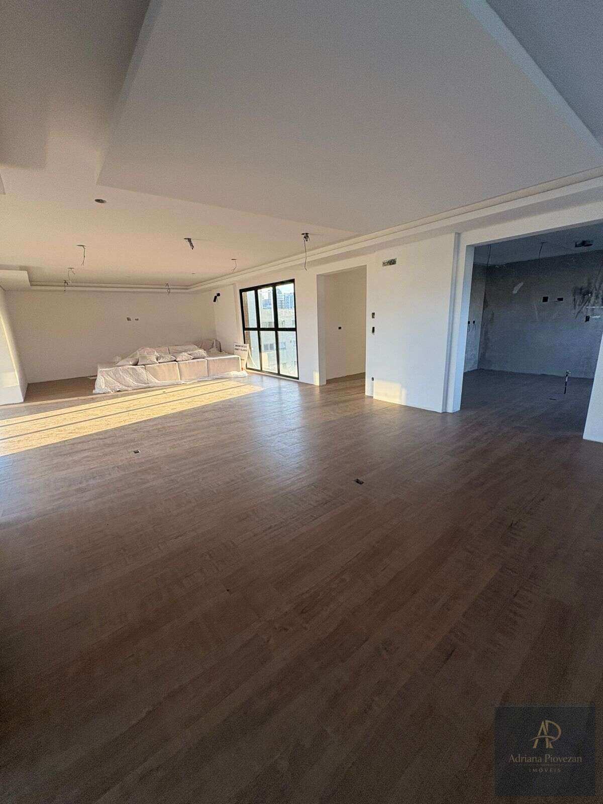 Apartamento à venda com 3 quartos, 259m² - Cabral,Curitiba