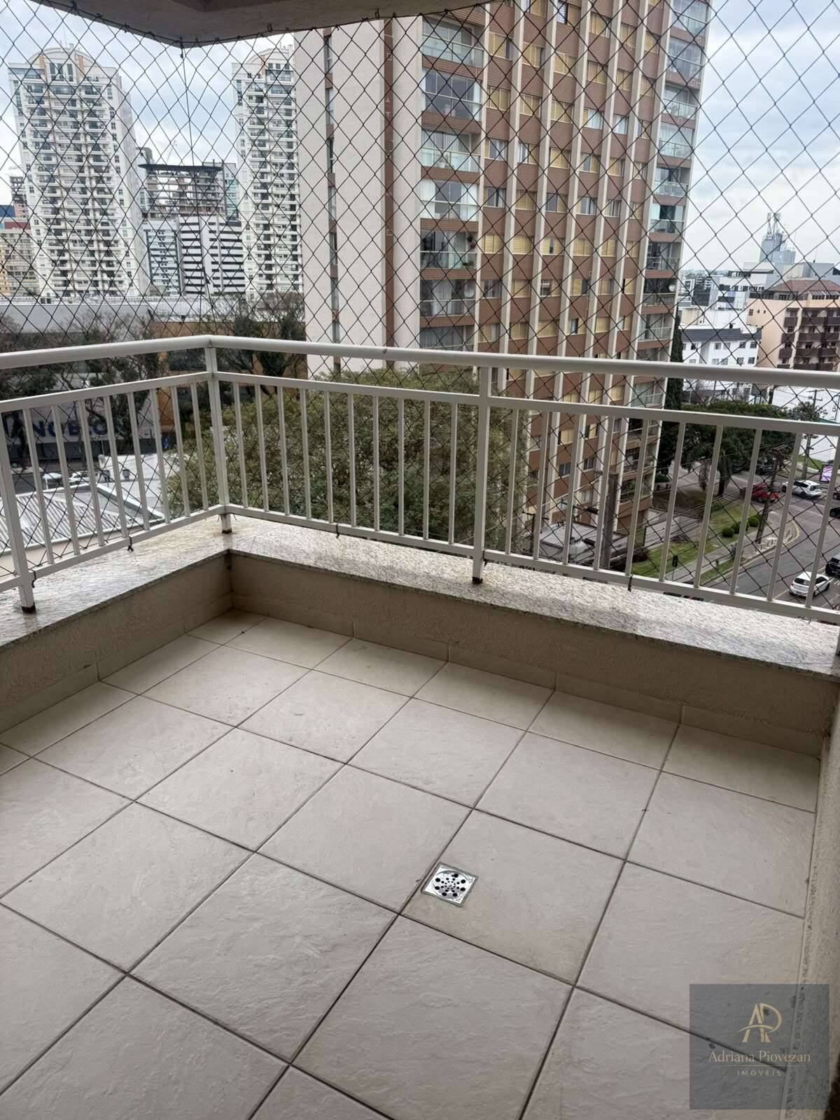  - Apartamento para alugar em Curitiba, Agua Verde, com 3 quartos, 107m²