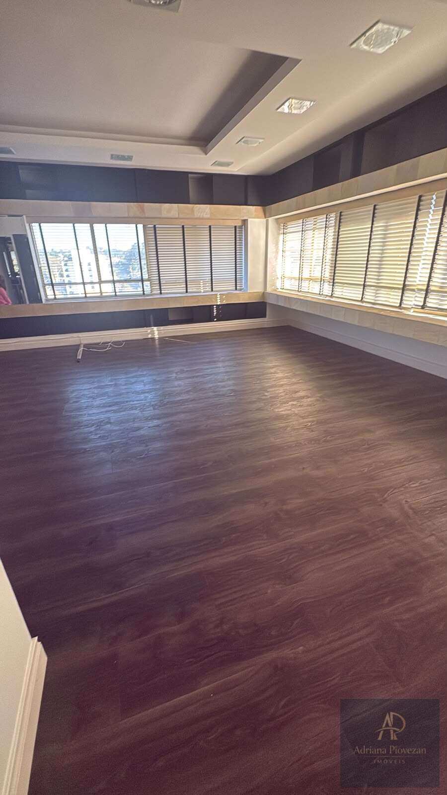 Sala comercial para alugar, 56,20m² - Centro Cívico,Curitiba