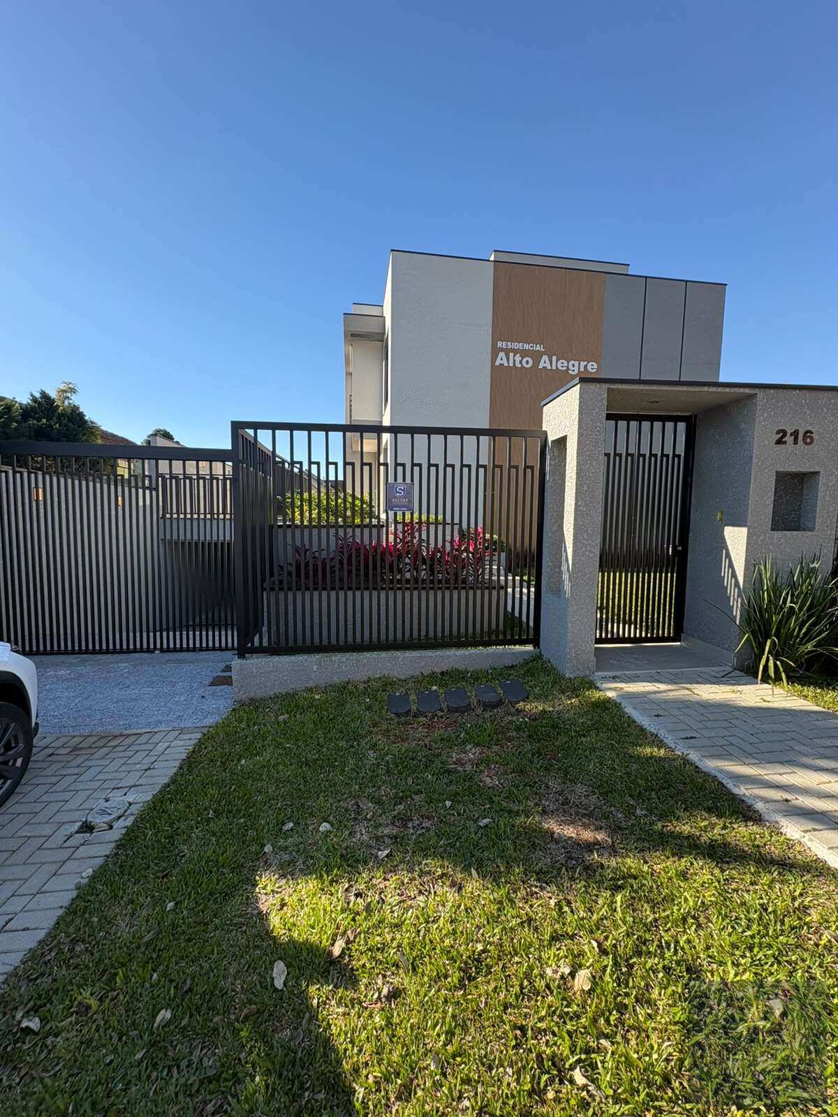 Sobrado em condomínio à venda com 3 quartos, 184m² - Vista Alegre,Curitiba